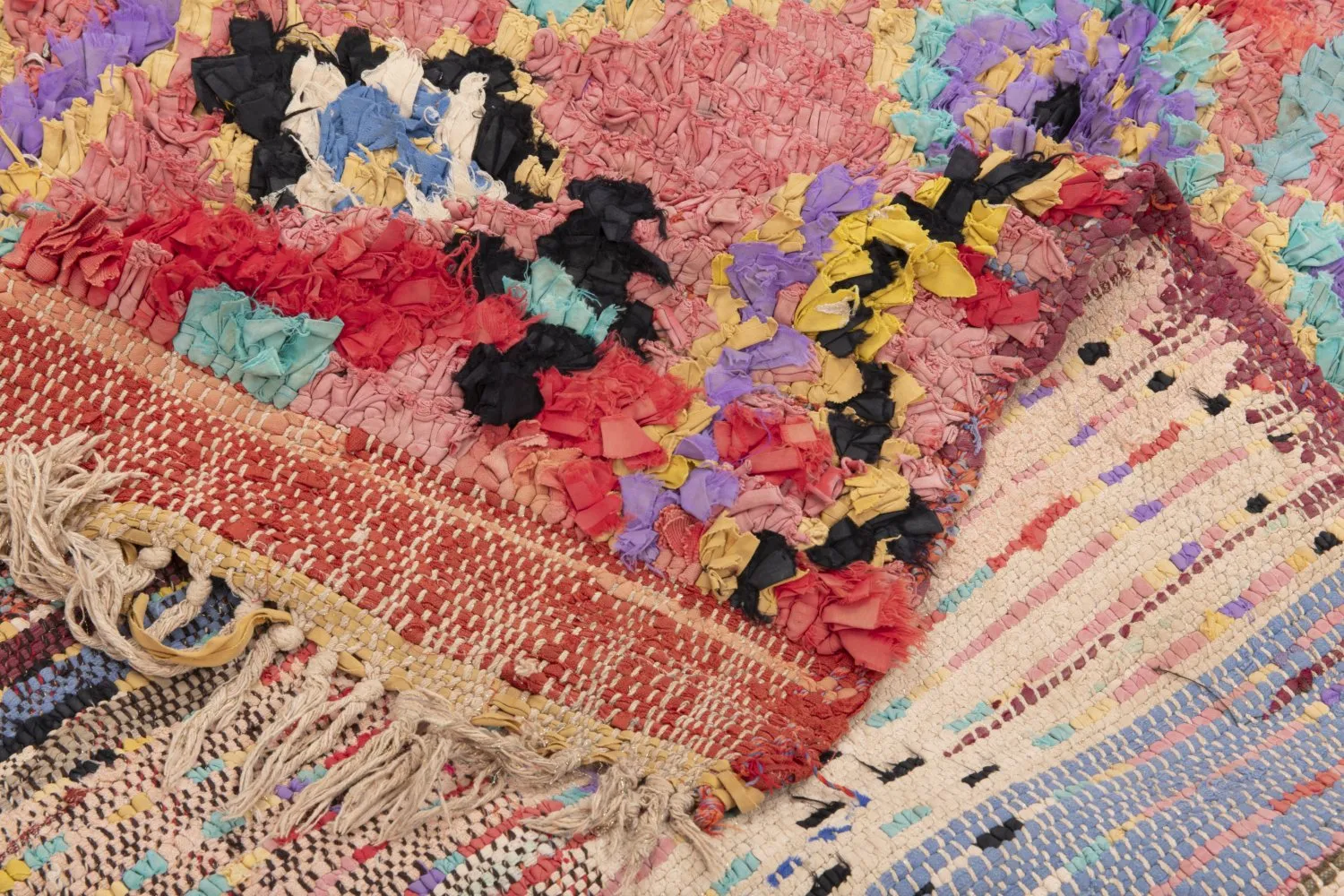Marokkanische Berber Teppich Boucherouite 240 x 105 cm