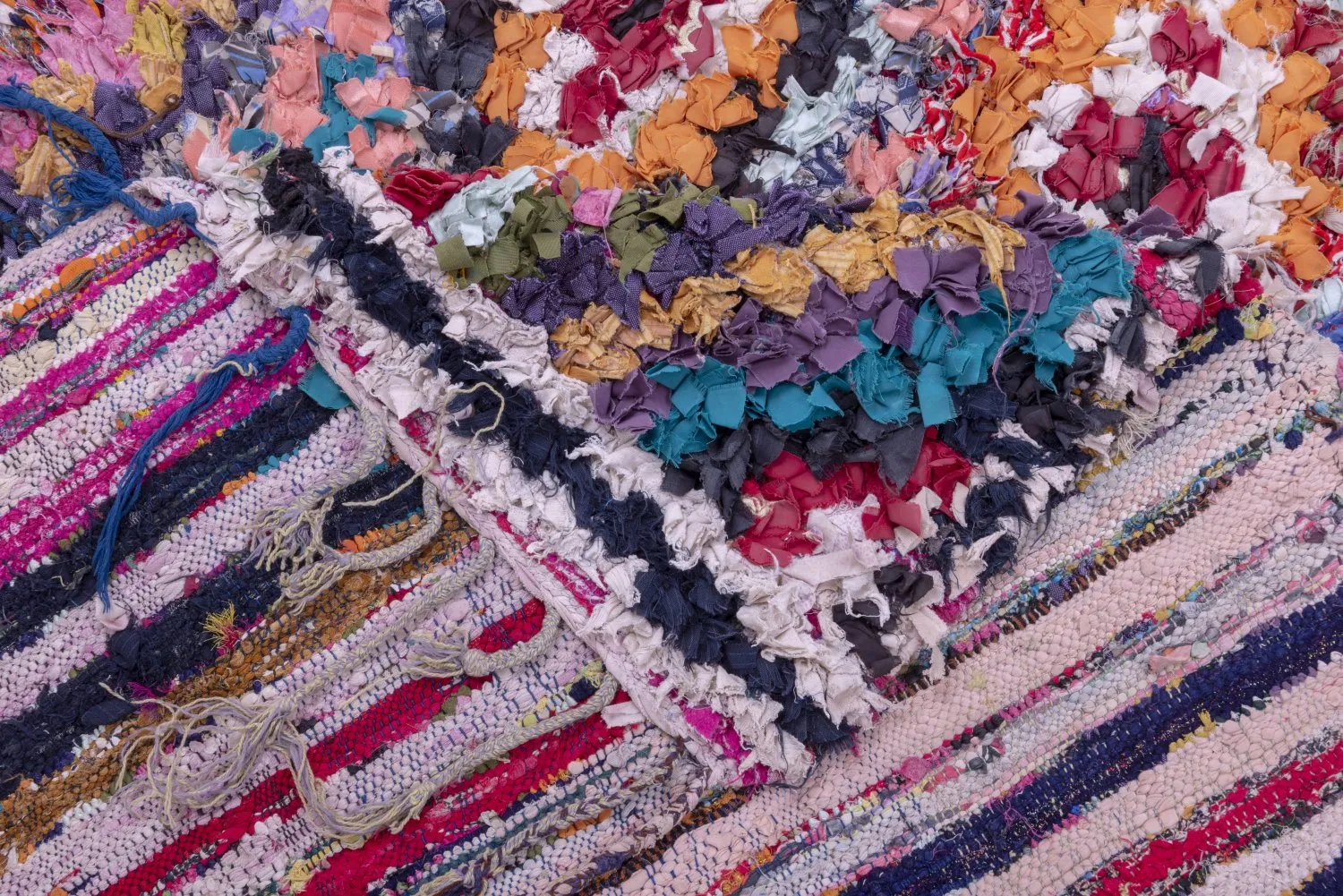 Marokkanischer Berber Teppich Boucherouite 275 x 120 cm