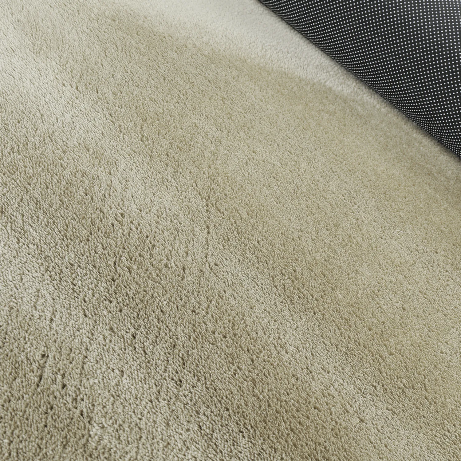 Asymmetrischer Wellen-Hochflor-Teppich - Aranga Super Soft Fur (hellgrün)