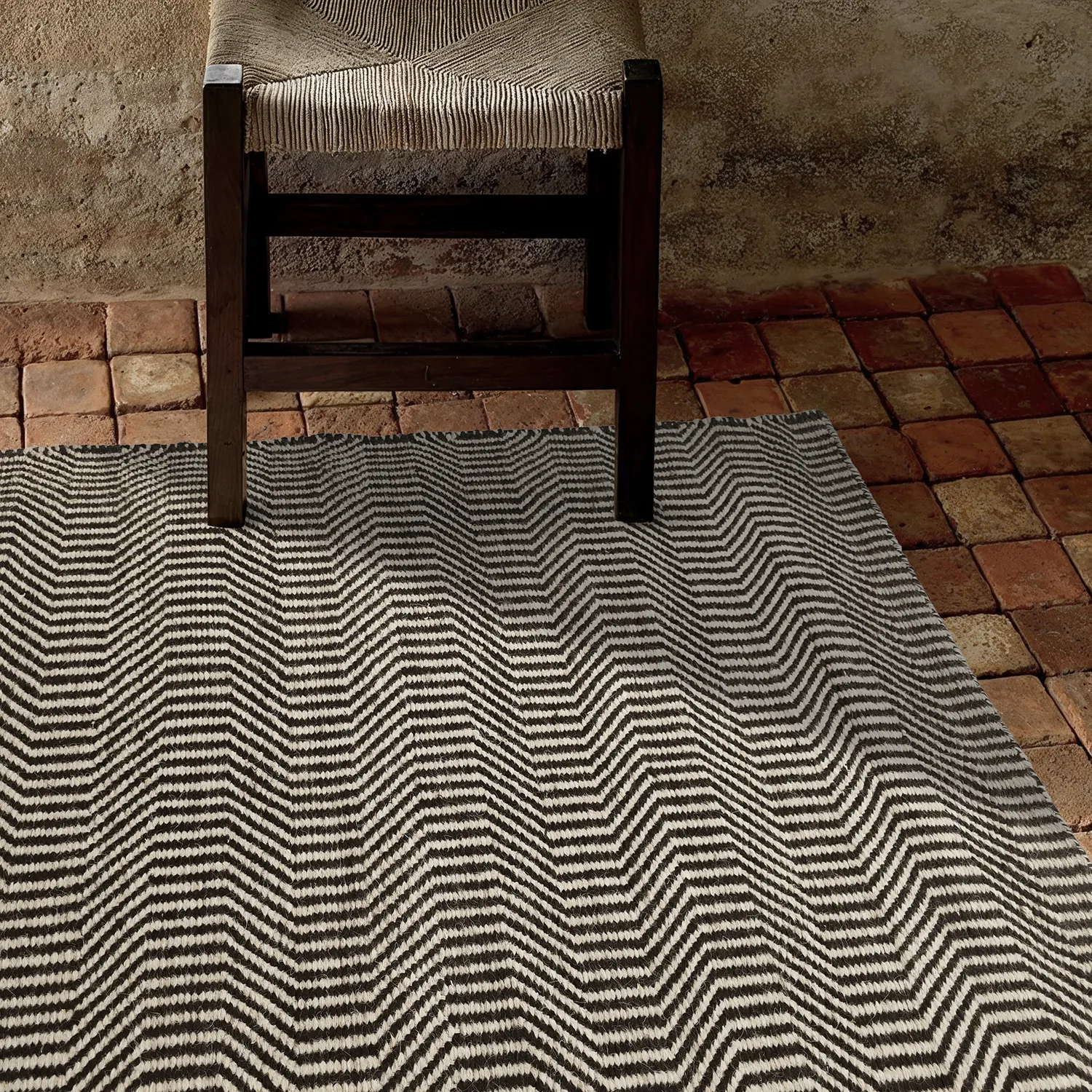 Wollteppich - Larkana (beige/schwarz)
