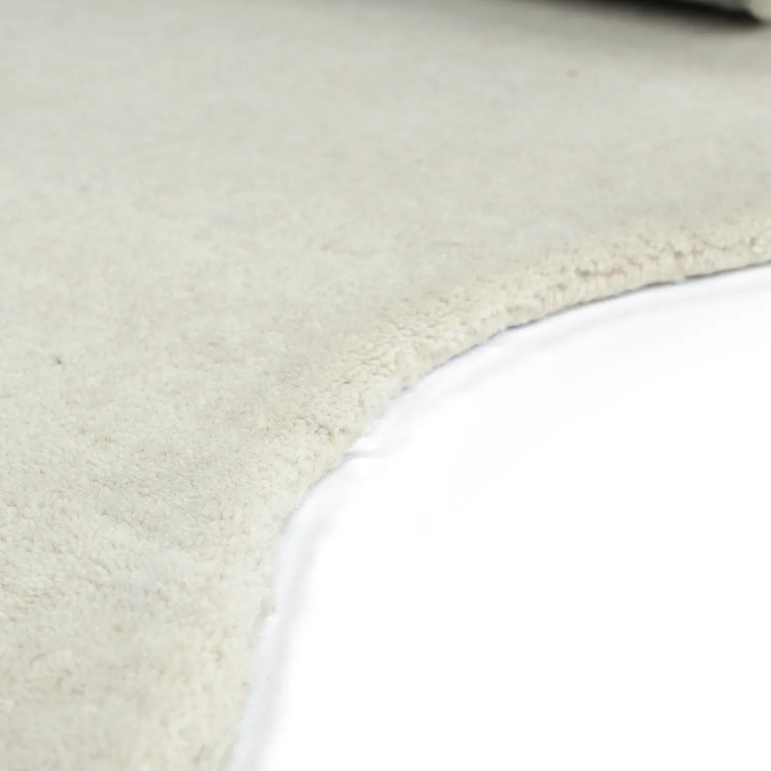 Gewellter Wollteppich - Diu Hand Tufted Wool Premium (weiß)
