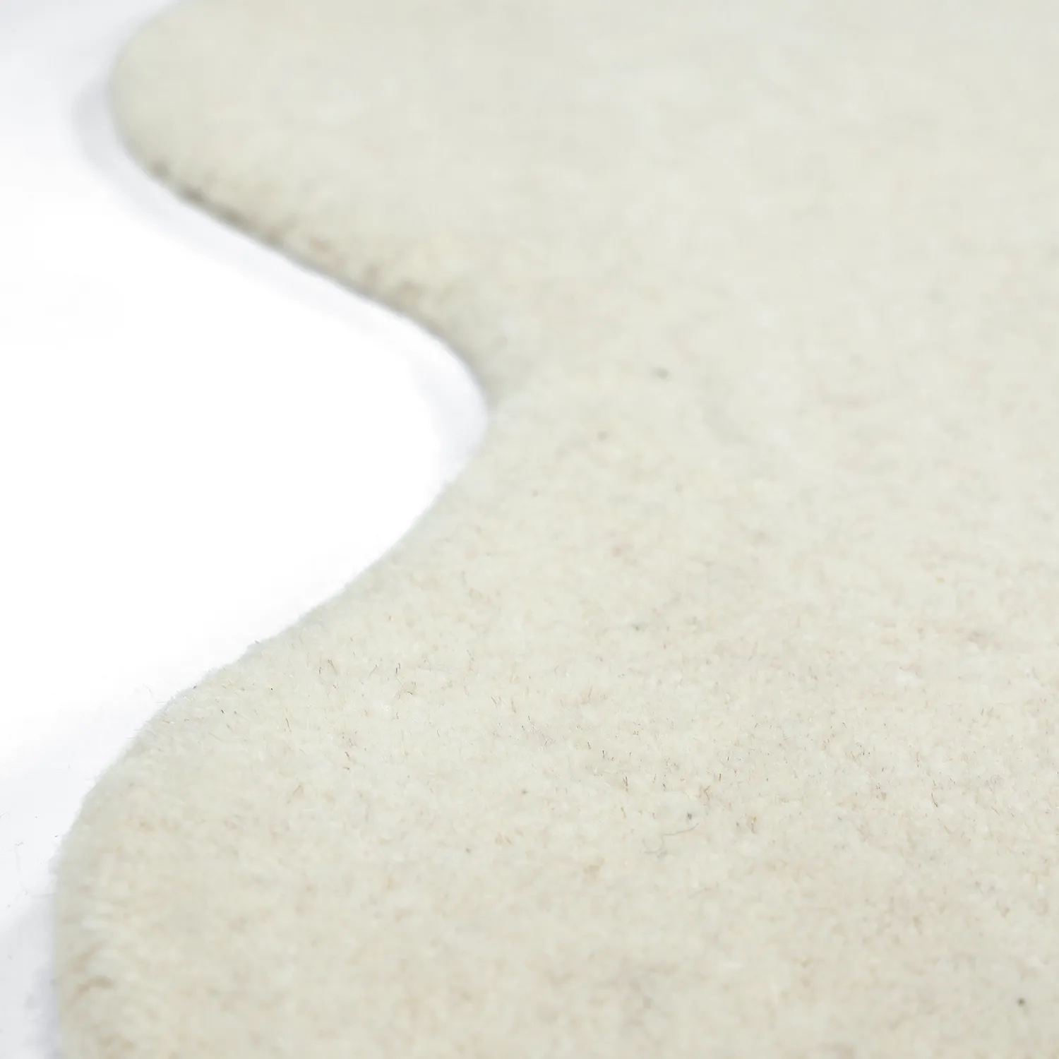 Gewellter Wollteppich - Diu Hand Tufted Wool Premium (weiß)